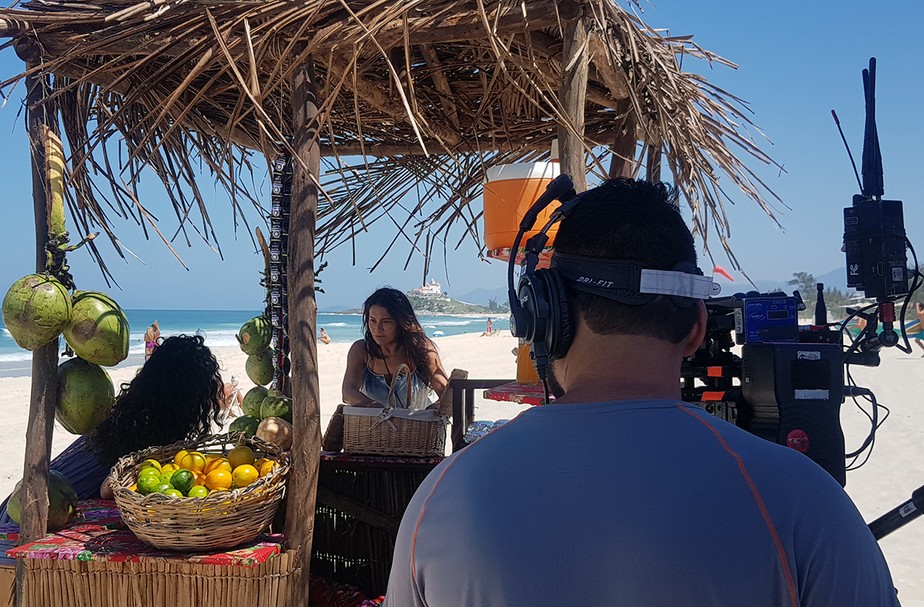 Dira Paes durante cena de Verao 90