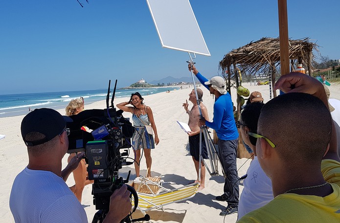 Dira Paes sendo dirigida em Verao 90