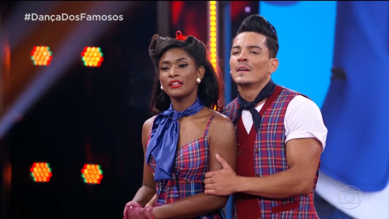 Erika Januza com o seu professor no Danca dos Famosos