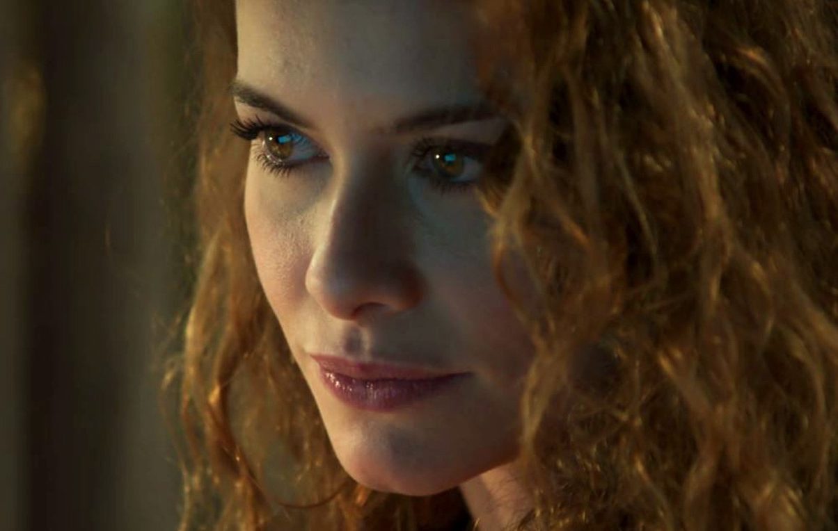 Isabel (Alinne Moraes) em Espelho da Vida