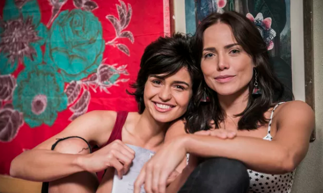 Nanda Costa e Letícia Colin estavam no vídeo de 