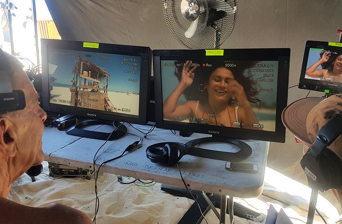 Jorge Fernando analisando cena de Dira Paes para Verao 90