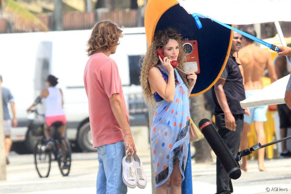 Isabelle Drummond e Rafael Vitti em gravação de Verão 90 (Divulgação)