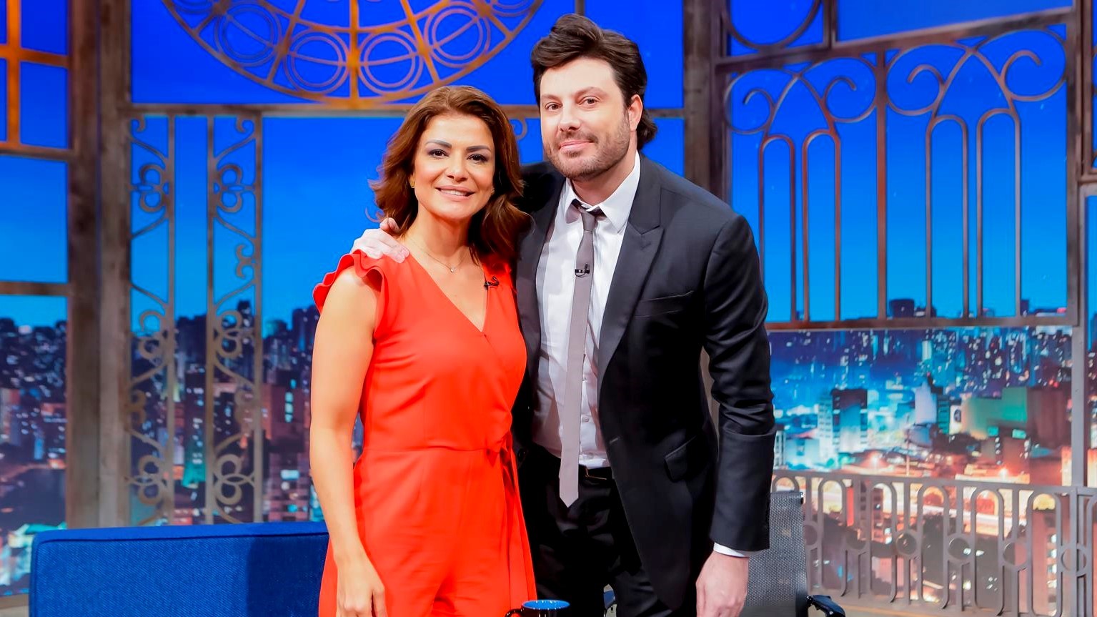 Analice Nicolau e Danilo Gentili no The Noite