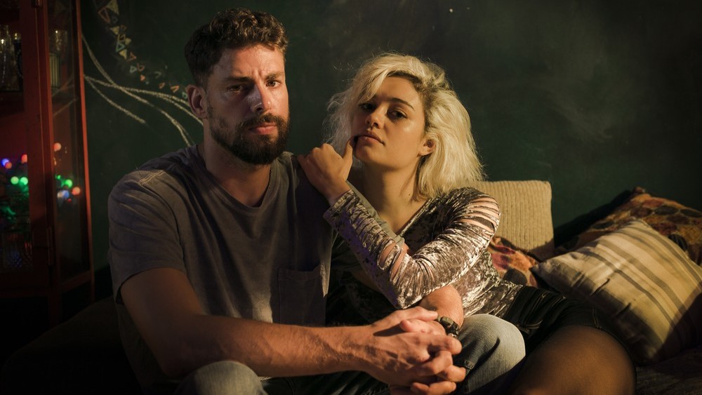 Cauã Reymond e Sophie Charllote em Ilha de Ferro (Foto: Raphael Dias/Gshow)