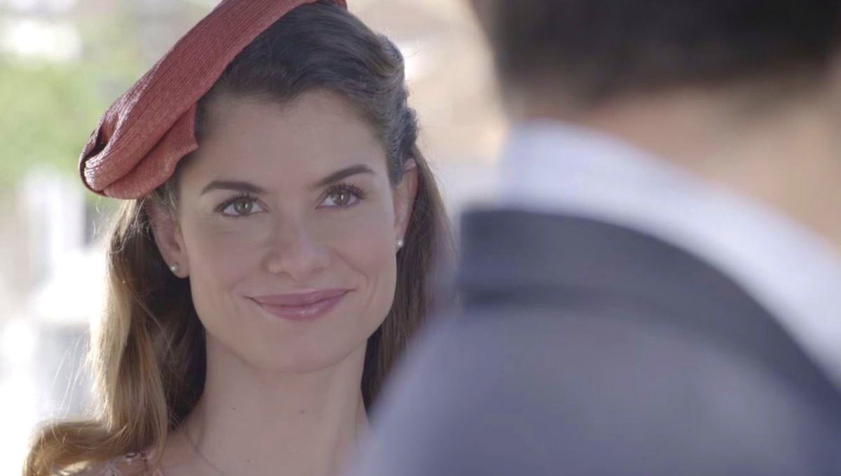 Dora (Alinne Moraes) em Espelho da Vida