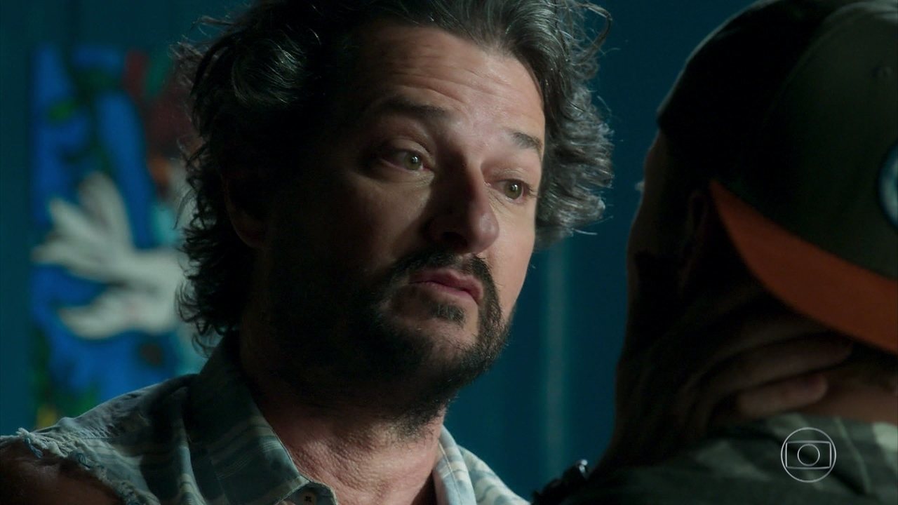 Nicolau (Marcelo Serrado) e Bebeto (Eduardo Speroni) em O Sétimo Guardião