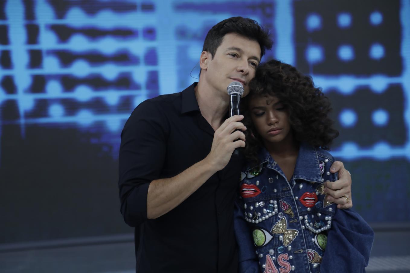 Rodrigo Faro e Nayara Moraes no Hora do Faro