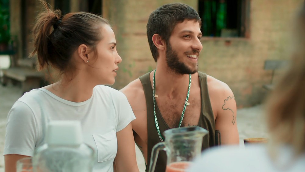 Rosa (Leticia Colin) e Icaro (Chay Suede) de Segundo Sol