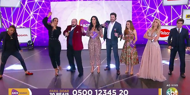 Artistas se divertem no palco do Teleton 2018, no SBT