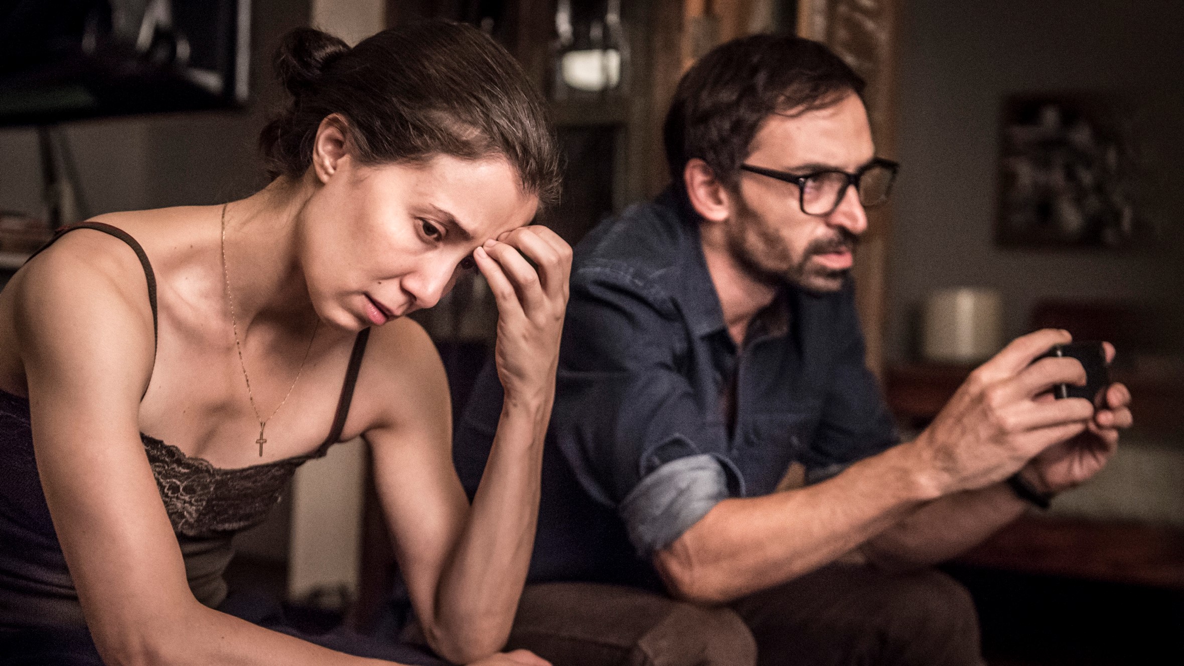Júlio Andrade e Marjorie Estiano protagonizam Sob Pressão (Globo/Mauricio Fidalgo)