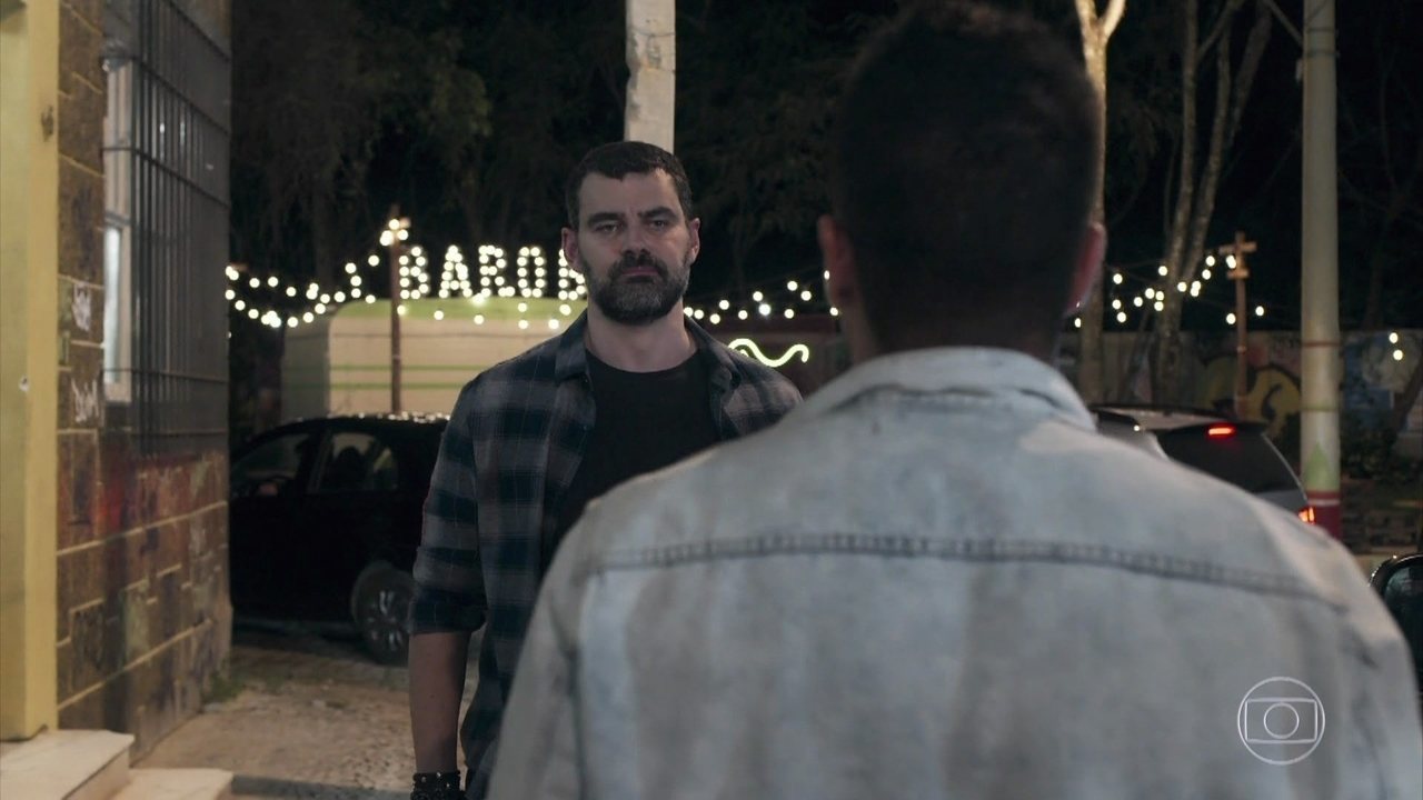 Fábio (Arthur Aguiar) e Rafael Rafael (Carmo Della Vecchia) em Malhação - Vidas Brasileiras