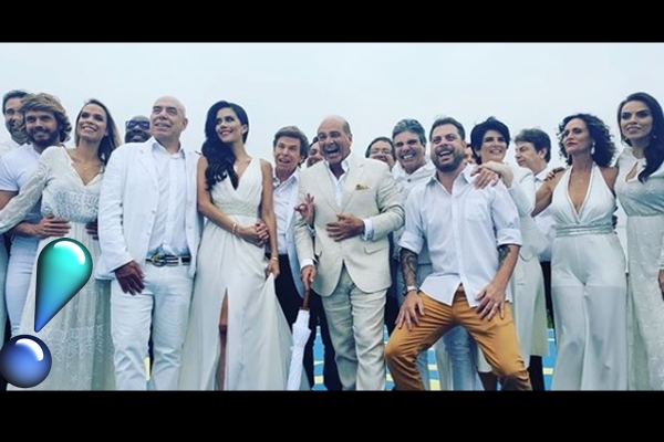 Artistas da RedeTV! reunidos para gravação de vinheta de final de ano (Reprodução: Instagram)