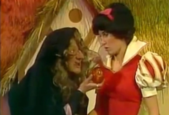 Branca de Neve, episódio de Chapolin exibido no Multishow