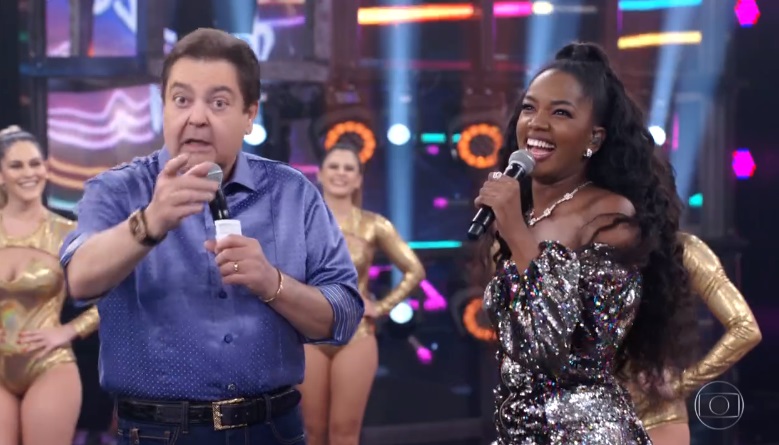 Fausto Silva e Iza no Domingão do Faustão