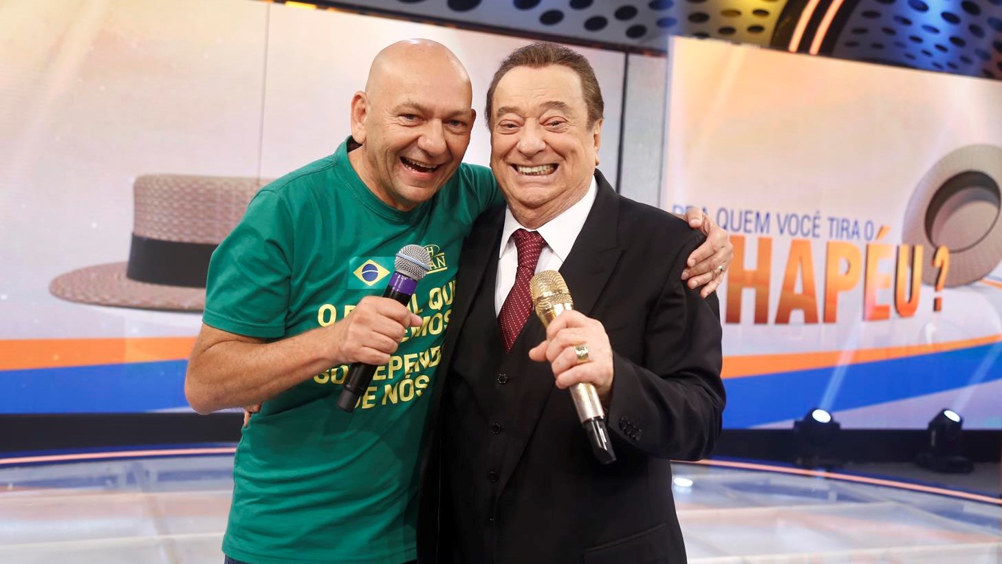 Luciano Hang no Pra Quem Você Tira o Chapéu do Programa Raul Gil