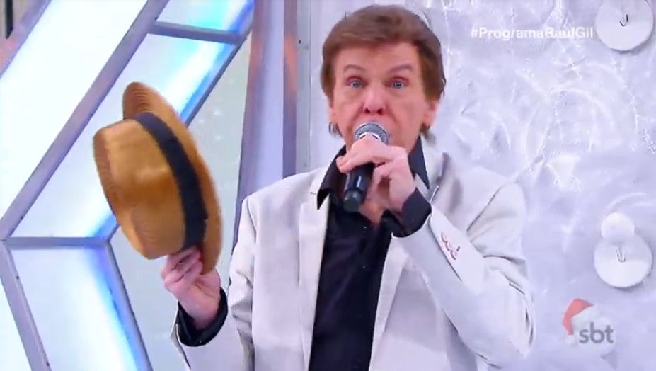 Nelson Rubens não tira o chapeu para Pabllo Vittar (Reprodução/SBT).