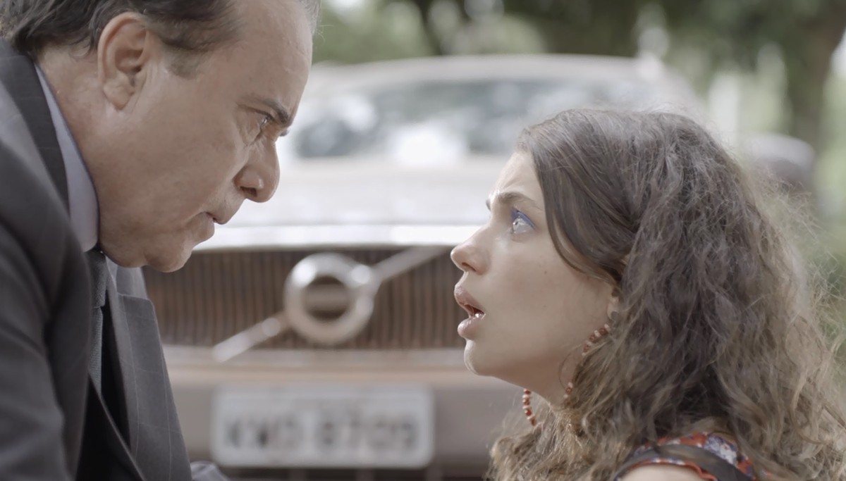 Olavo (Tony Ramos) e Lourdes Maria (Bruno Linzmeyer) de O Setimo Guardiao