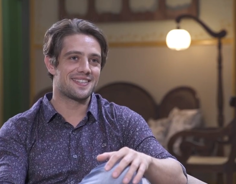 Rafael Cardoso interpreta Danilo e Daniel em Espelho da Vida