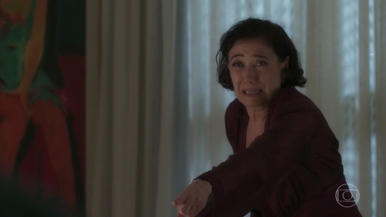 Valentina (Lilia Cabral) em O Sétimo Guardião