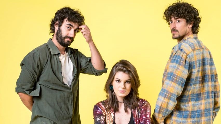 Galdino (Gabriel Godoy), Vanessa (Camila Queiroz) e Jerônimo (Jesuíta Barbosa) em Verão 90