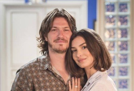 Quinzinho e Larissa serão personagens de Verão 90 (Divulgação: TV Globo)