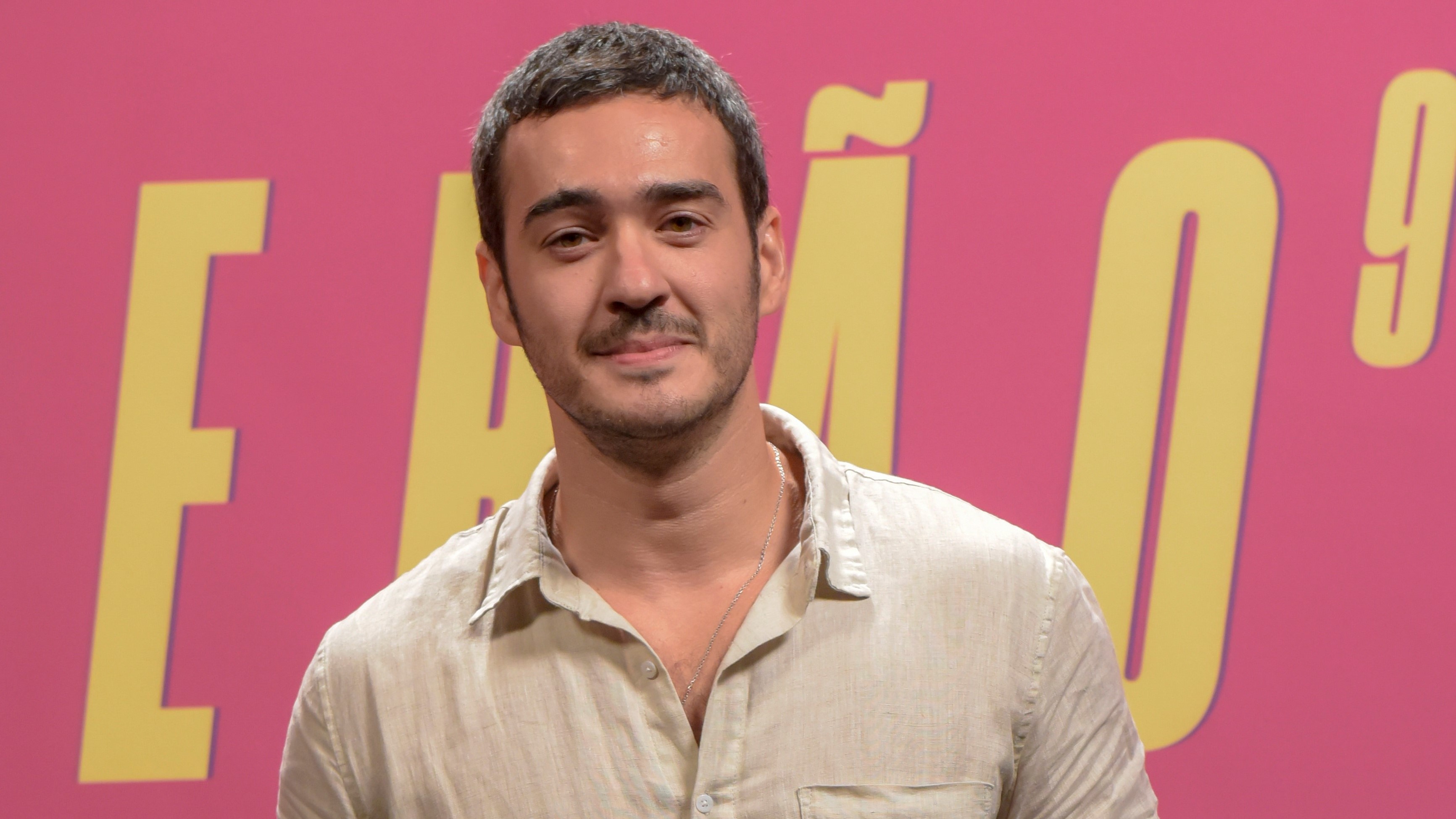 Marcos Veras interpreta Álamo em Verão 90