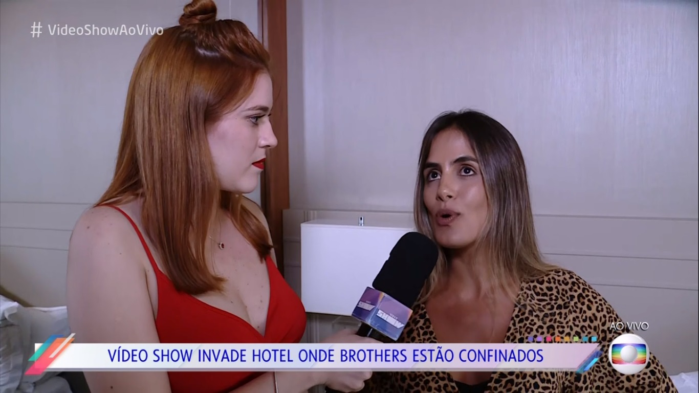 Ana Clara entrevista Carolina, participante do BBB19