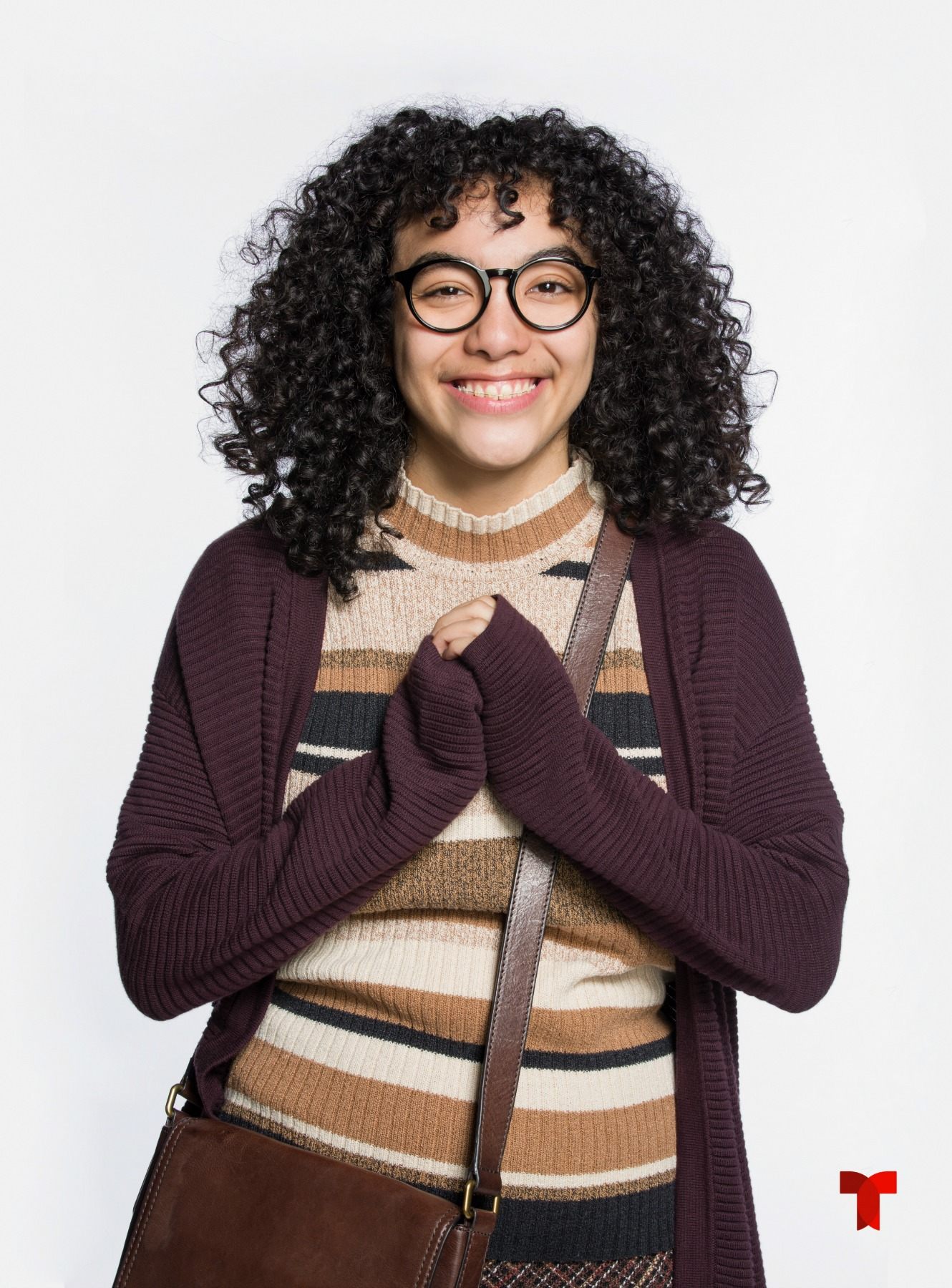 Elyfer Torres caracterizada como a nova Betty