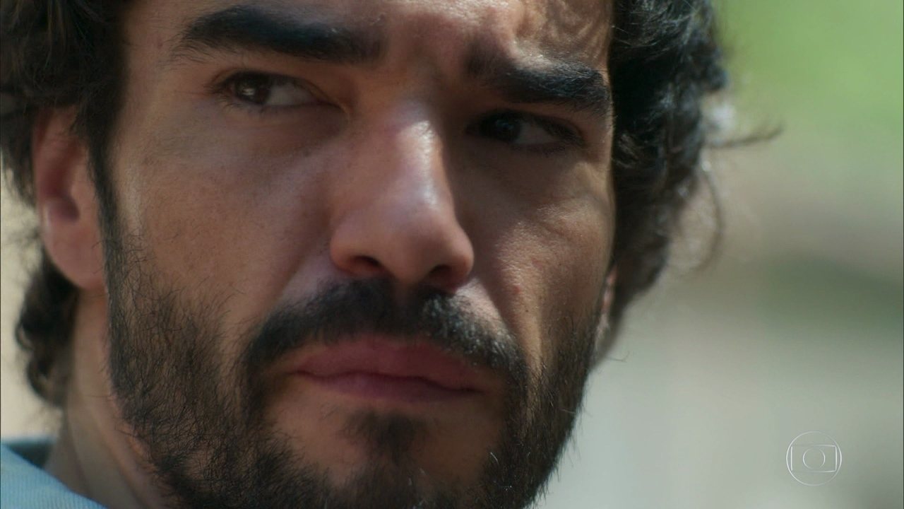 Geandro (Caio Blat) em O Sétimo Guardião