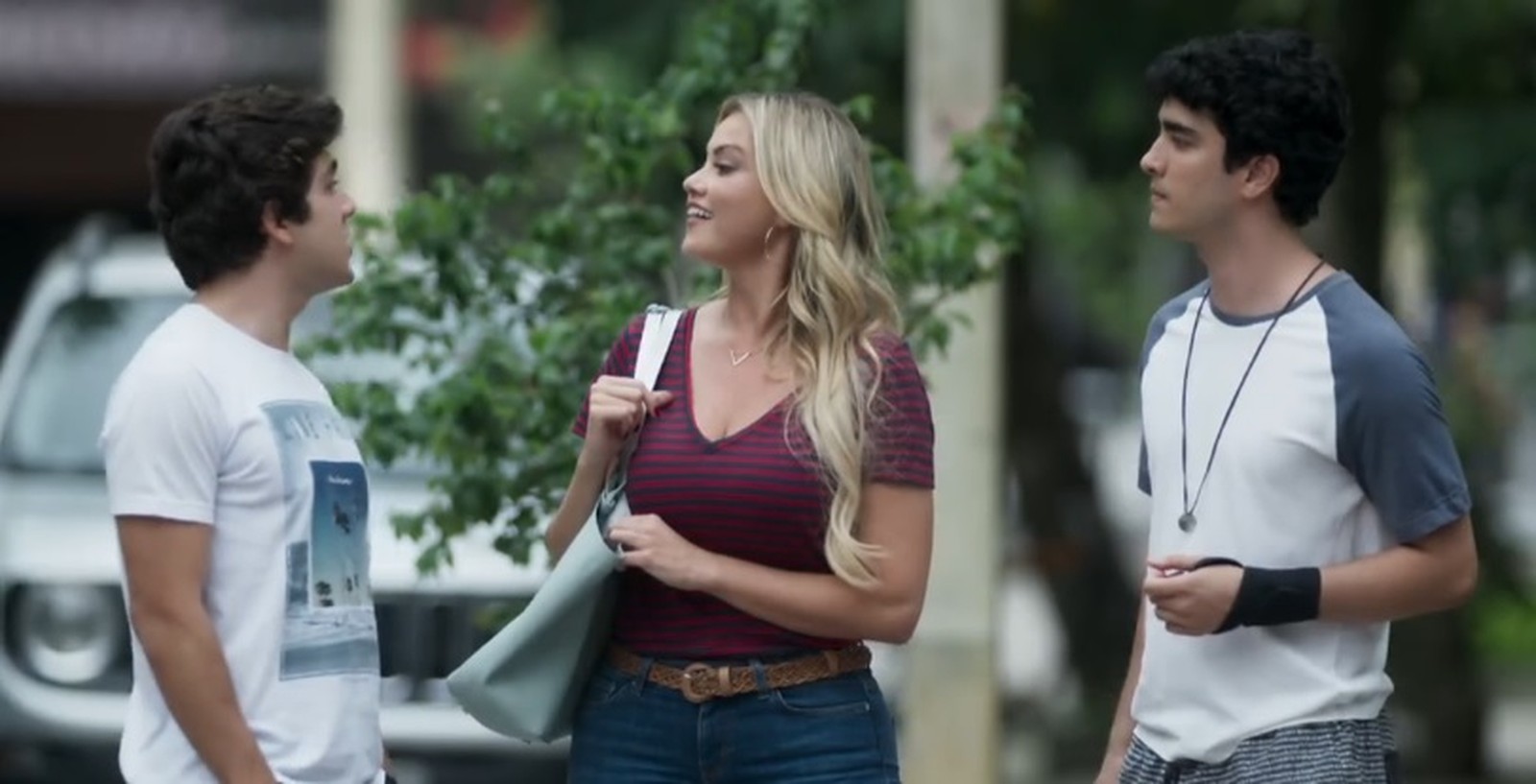 Jaqueline (Ellen Roche), Alex (Daniel Rangel) e Hugo (Leo Bittencourt) de Malhacao Vidas Brasileiras
