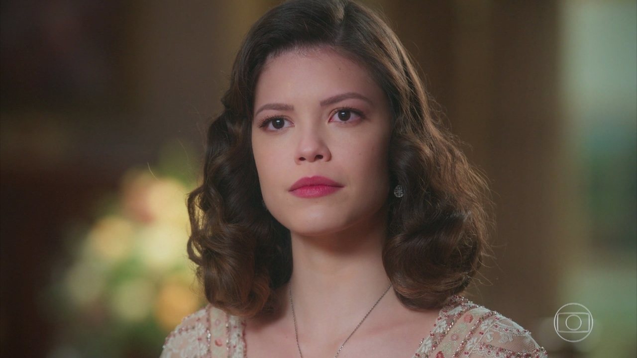 Julia (Vitória Strada) em Espelho da Vida