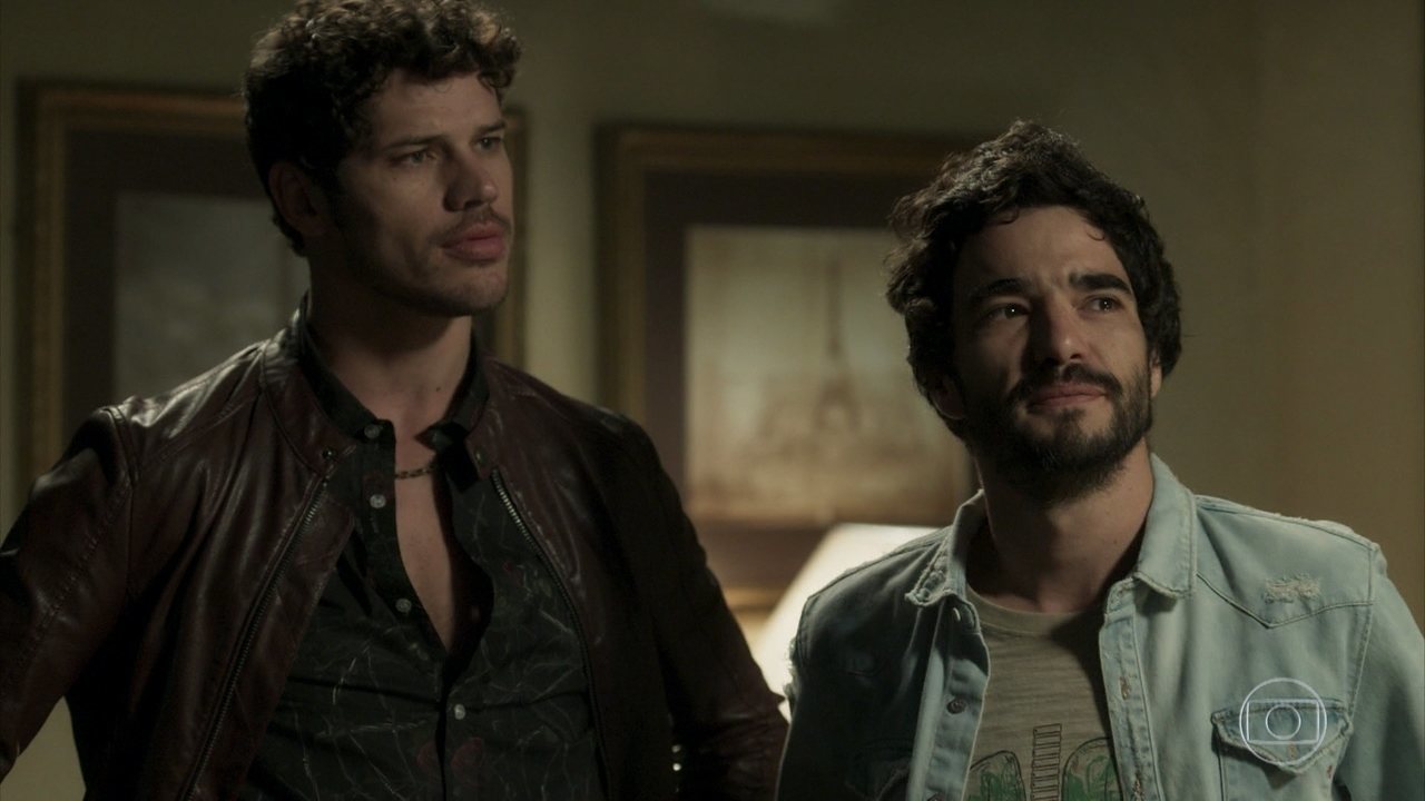 Junior (José Loreto) e Geandro (Caio Blat) em O Sétimo Guardião