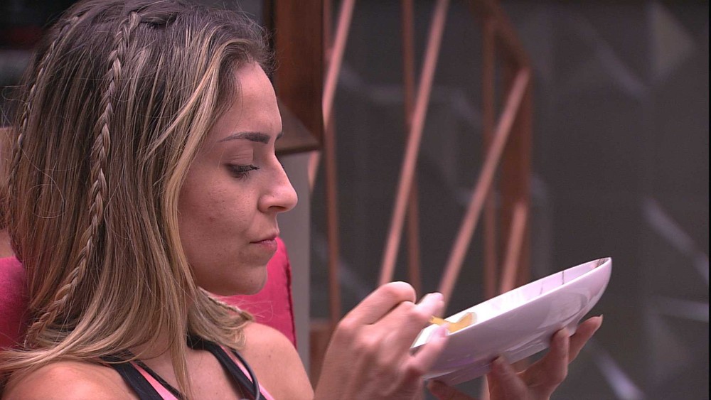 Paula BBB19