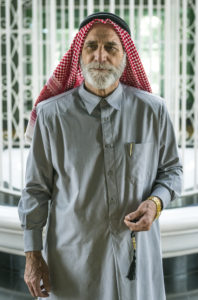Aziz (Herson Capri) em Órfãos da Terra