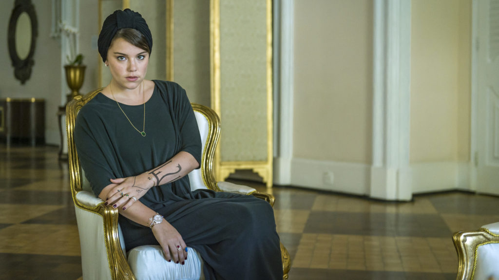 Dalila (Alice Wegmann) em Órfãos da Terra