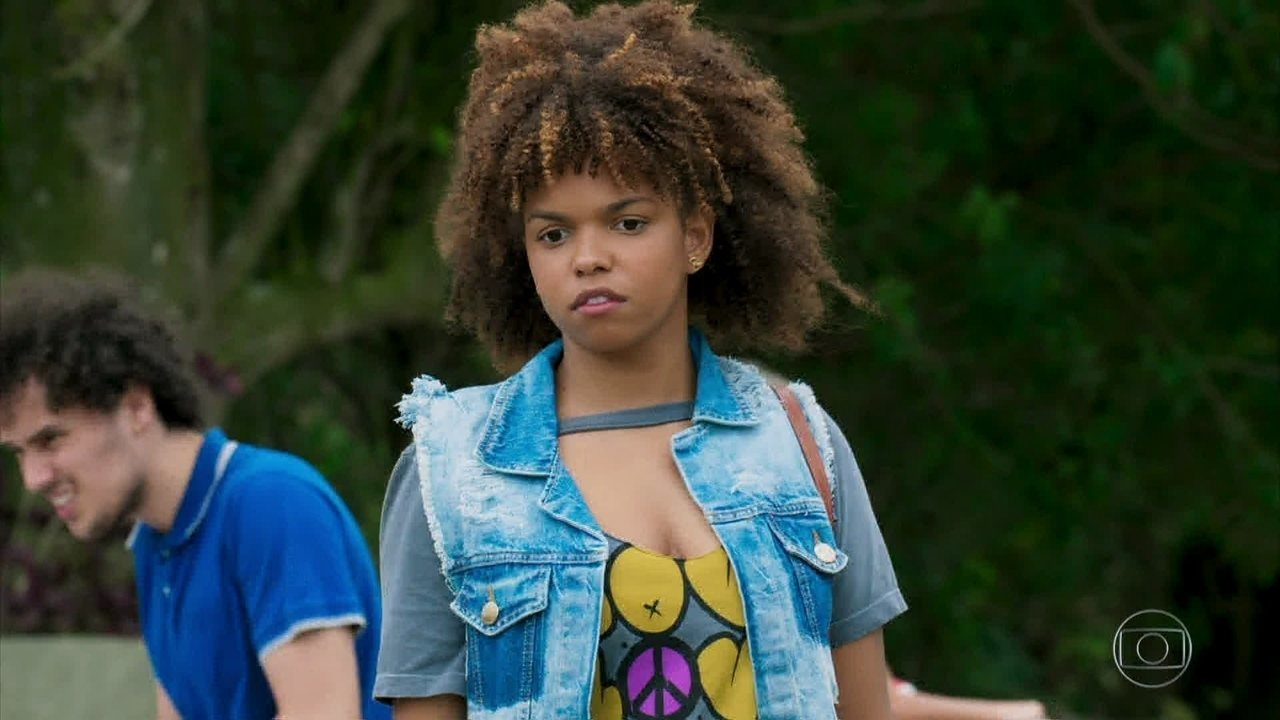 Kika (Jeniffer Nascimento) em Verão 90