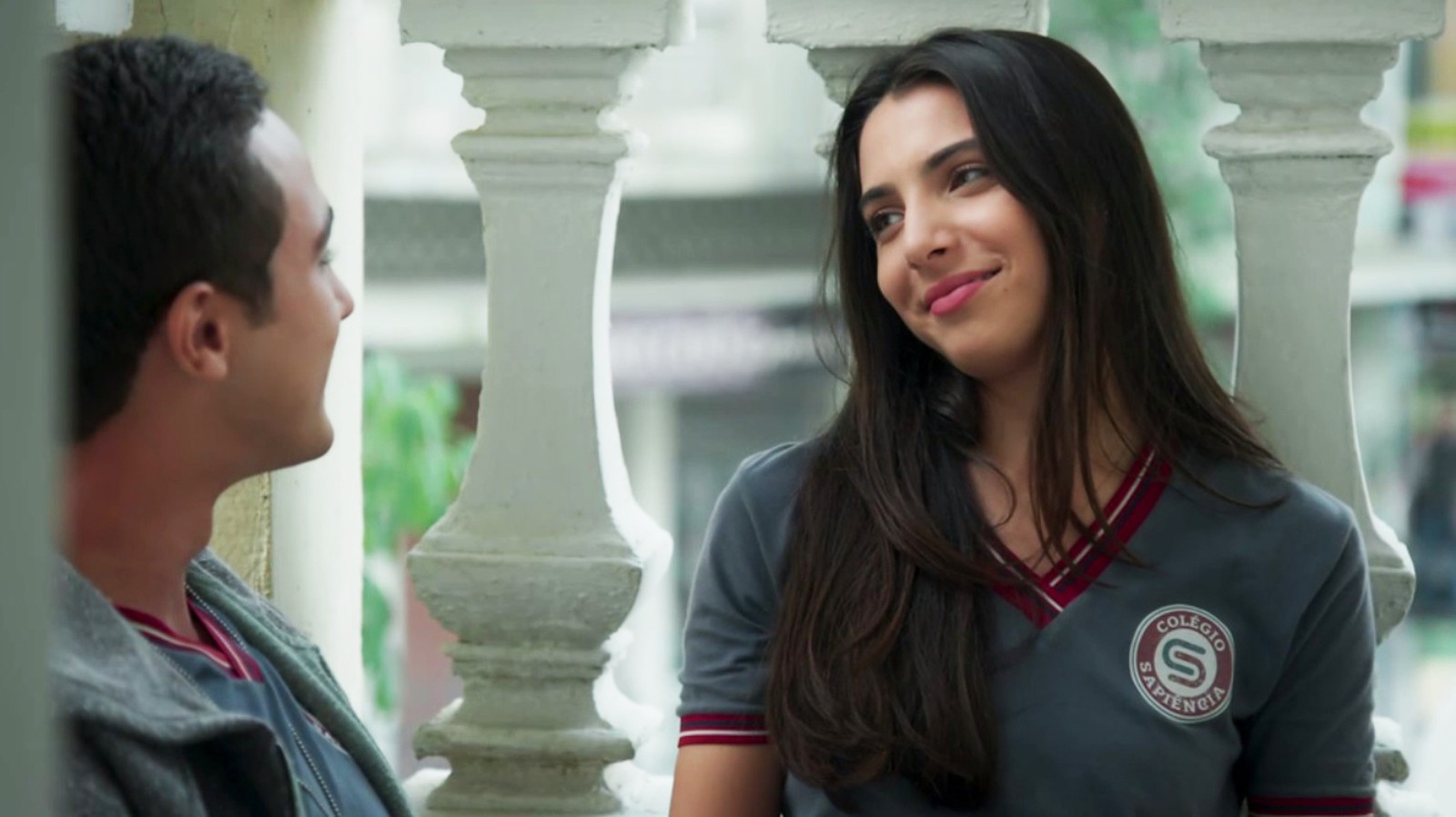 Márcio (André Luiz Frambach) e Pérola (Rayssa Bratillieri) em Malhação Vidas Brasileiras