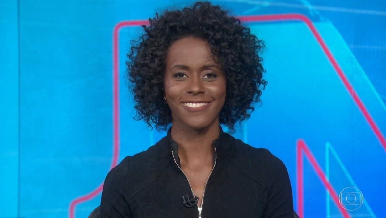 Maria Julia Coutinho, a Maju, na bancada do Jornal Nacional