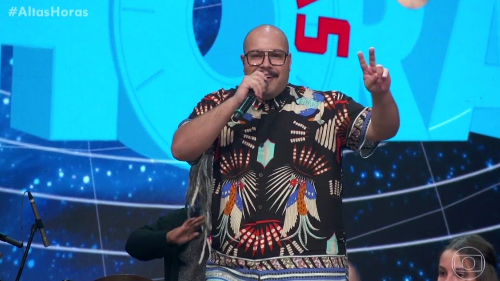 Tiago Abravanel durante o programa Altas Horas