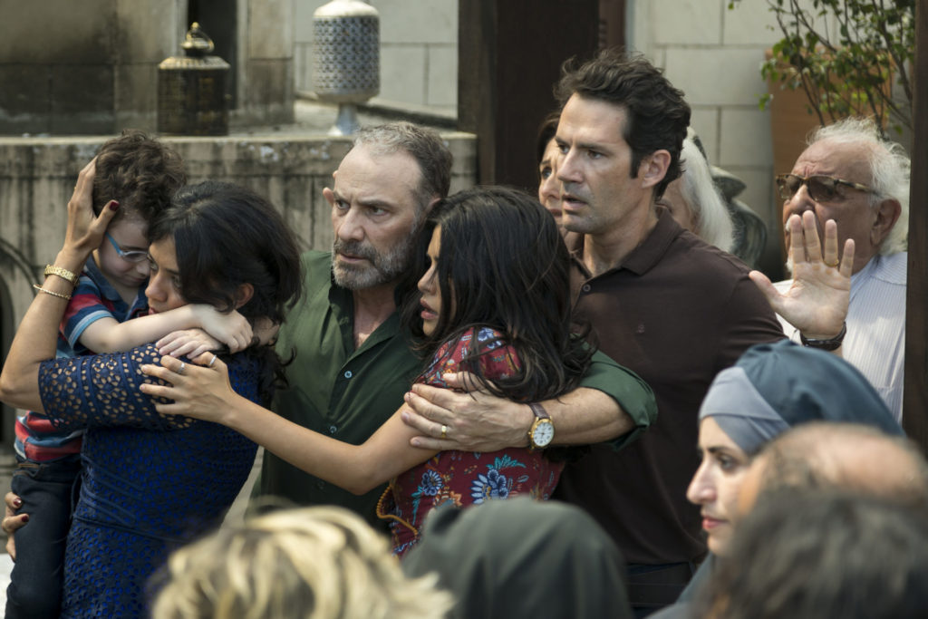 Missade (Ana Cecilia Costa), Laila (Julia Dalavia), Elias (Marco Ricca), Kháled (Rodrigo Vidal) em Órfãos da Terra