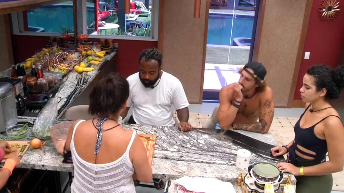 Aranha passa na frente da câmera do BBB19