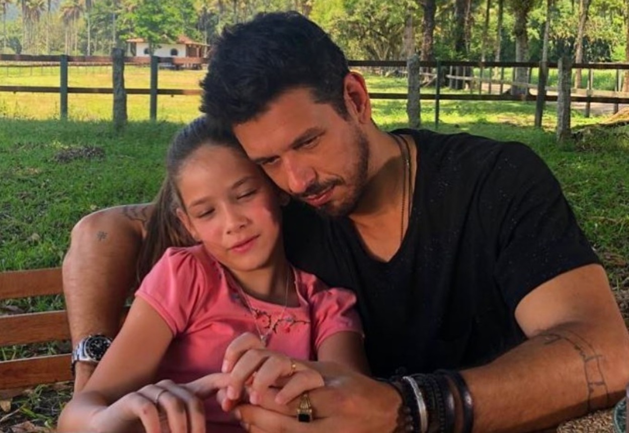 Clara Galinari e Joao Vicente de Castro nos bastidores de Espelho da Vida