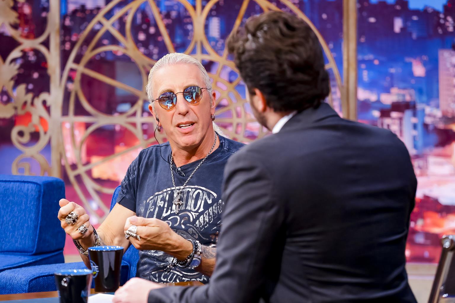 Dee Snider no The Noite com Danilo Gentili (Gabriel Cardoso/ SBT/ Divulgação)