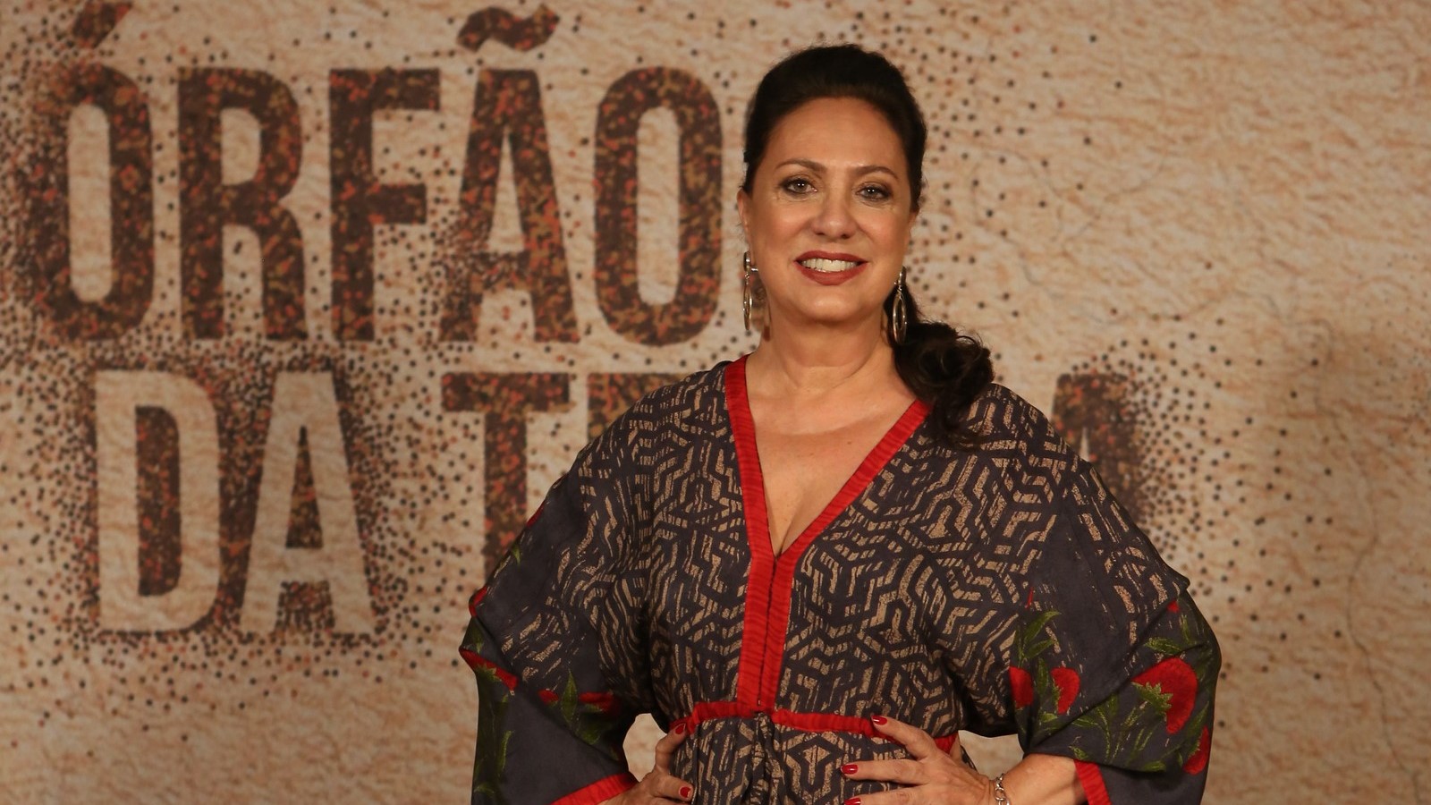 Eliane Giardini na festa de lançamento de Órfãos da Terra