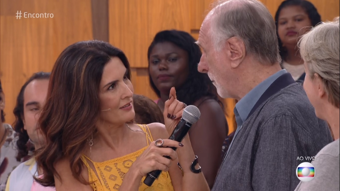 Fatima Bernardes entrevistou senhor da plateia do Encontro