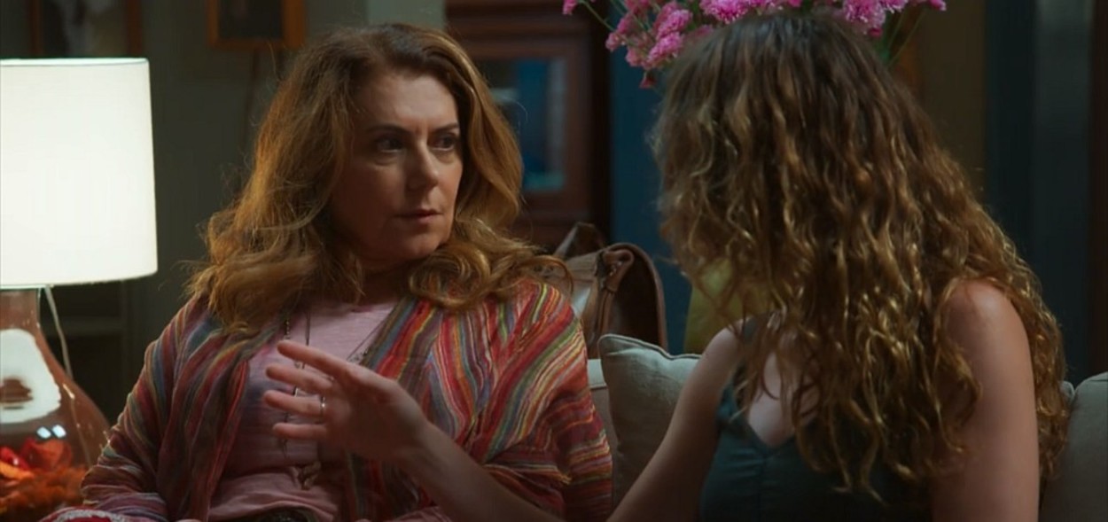 Grace (Patricya Travassos) e Isabel (Alinne Moraes) de Espelho da Vida