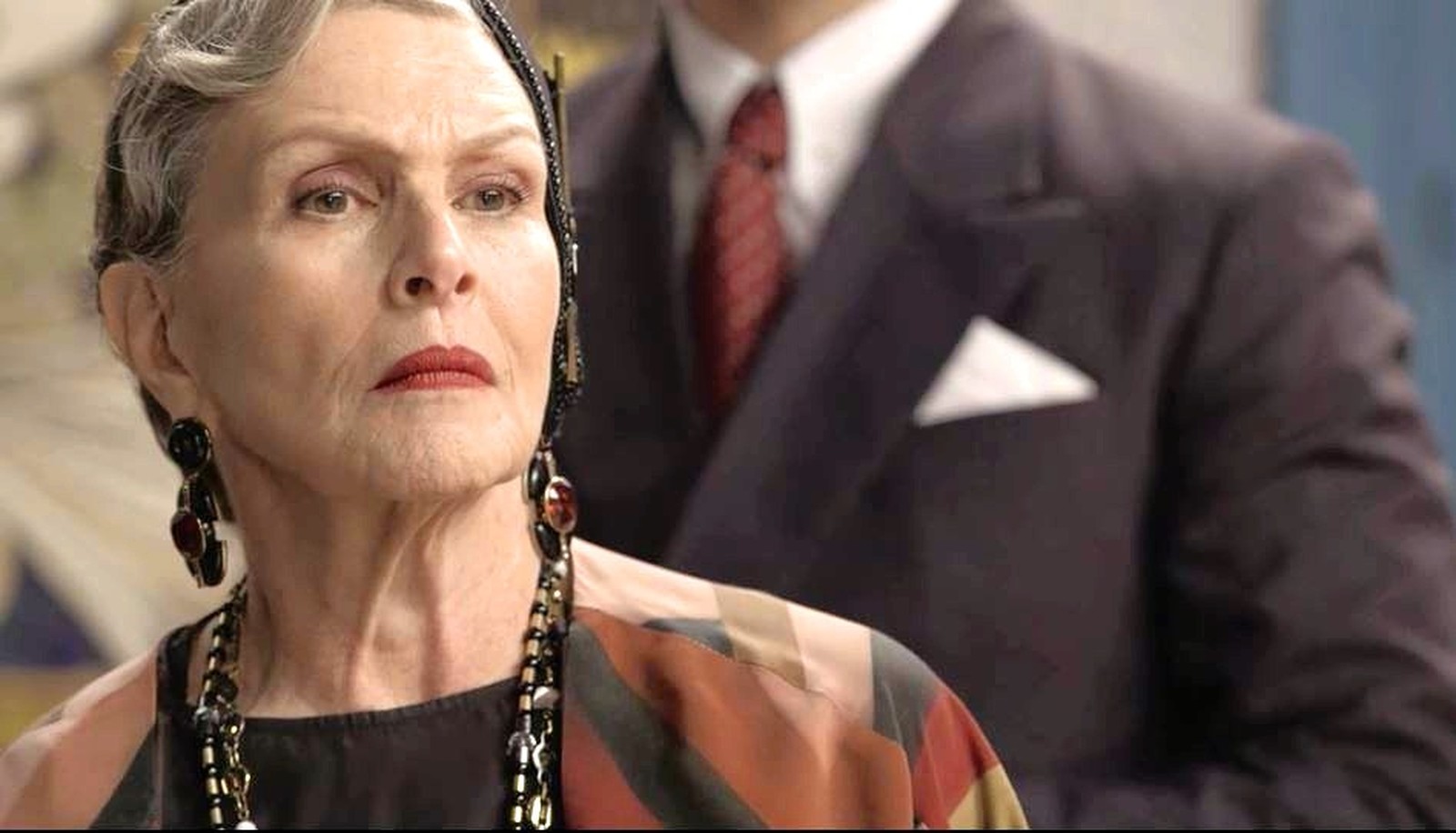 Hildegard (Irene Ravache) em Espelho da Vida