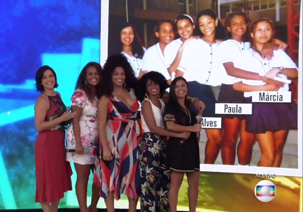 Juliana Alves refez foto com amigas no Encontro