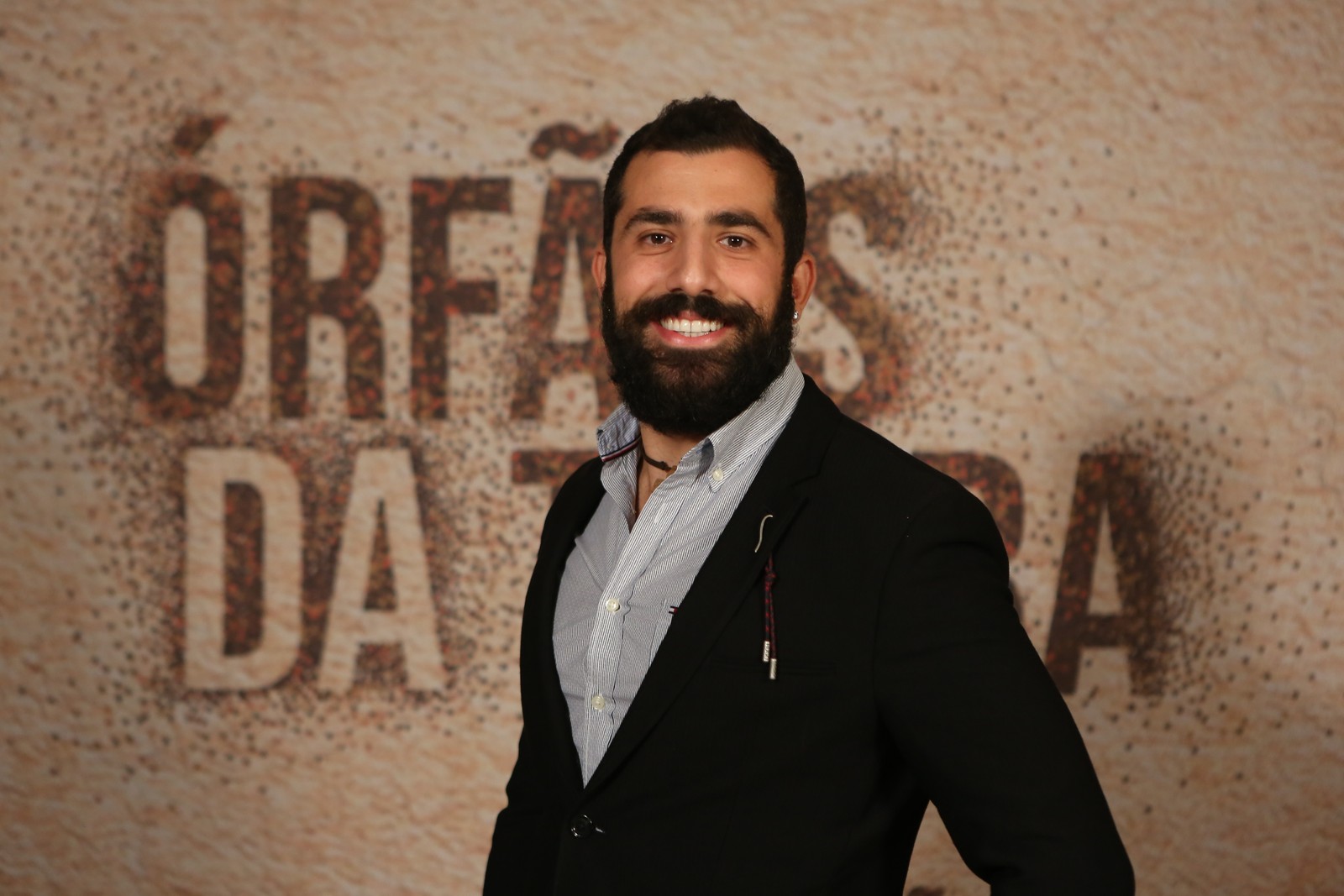 Kaysar Dadour na festa de lançamento de Órfãos da Terra
